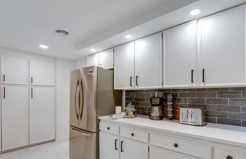 Inglewood-Finn Hill Cottage | Modern Kirkland Cottage w/ Patio Near State Park!