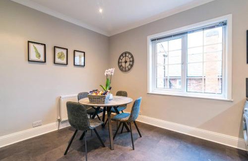 Wilmslow Apartment | Modern Living 2 Bedroom Apartment South Wilmslow