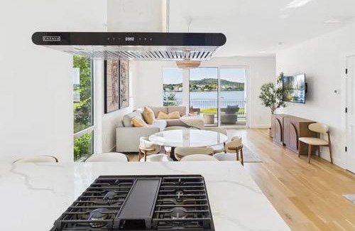 New Haven Apartment | Modern living on the Quinnipiac River