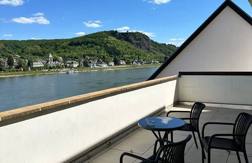 Remagen Apartment | Modern living with a panoramic view of the Rhine - Spacious and bright
