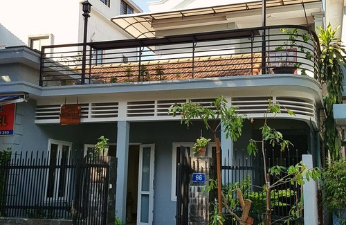 Hue City Centre House | Modern, local, convenient for family trip, near city central. Eng/French speaker