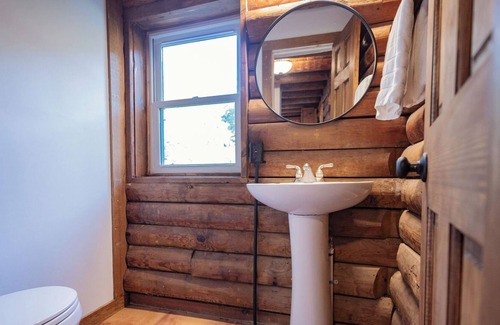 Driftwood Cabin | Modern log cabin in Driftwood with alpacas near Wimberley and vineyards!