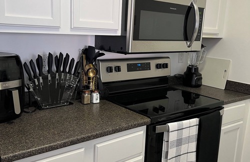 Downtown Apartment | Modern Luxe 1BR Apt in Downtown Stamford