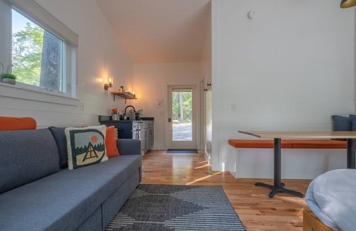 Freeport Cabin | Modern, Luxurious Cabin in the Woods - 03