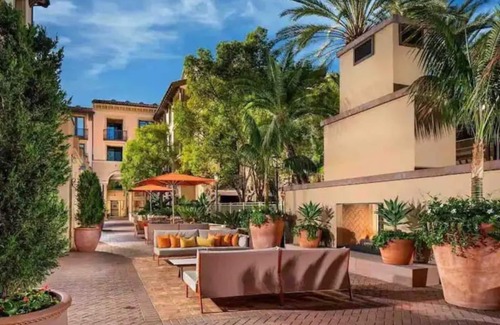Irvine House | Modern, Luxury, 2 Bedroom (3 Bath) Townhome