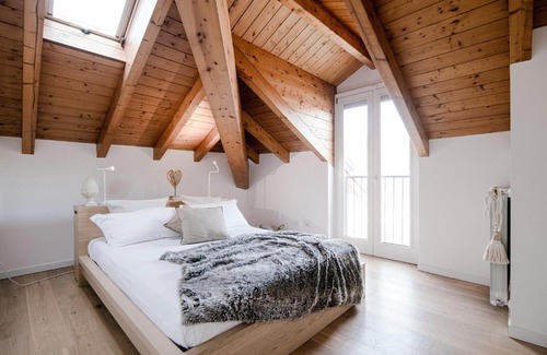 Como Apartment | Modern Luxury Attic - byMyHomeInComo