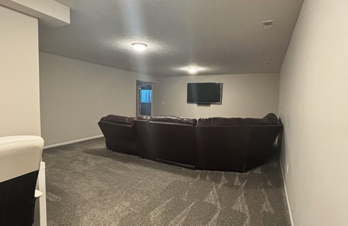 Lincoln House | Modern Luxury Townhome - Sleeps 10