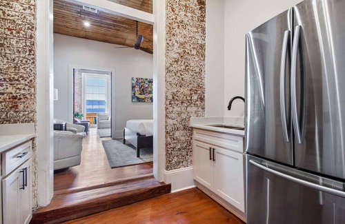 Faubourg Marigny Apartment | Modern Marigny Apt with Balcony & views of The French Quarter.