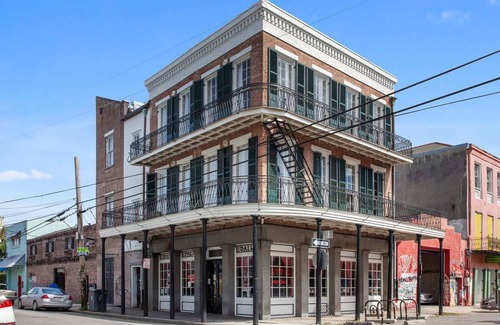 Faubourg Marigny Apartment | Modern Marigny Apt with Balcony & views of The French Quarter.