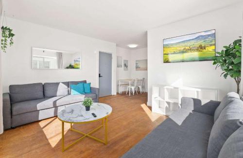 North Beach Apartment | Modern Miami Beach Apt King & Sofa Bed Comfort