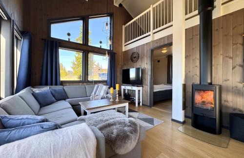 Nord-Aurdal House | Modern mountain cabin in Tisleidalen, Golsfjellet