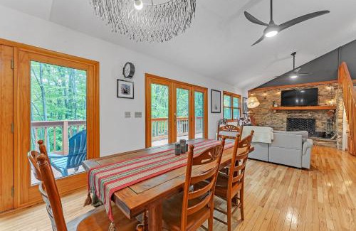 Old Timberline House | Modern Mountain Retreat Near Dolly Sods & Skiing home