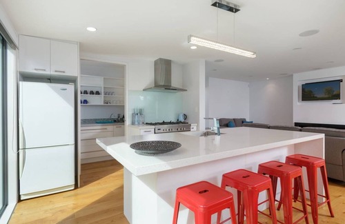 Mount Maunganui House | Modern Muricata - Enjoy Beach, Surf & Sun