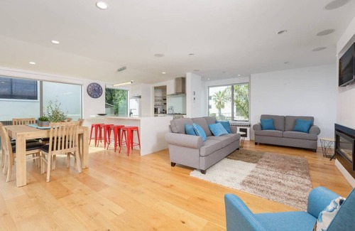 Mount Maunganui House | Modern Muricata - Enjoy Beach, Surf & Sun