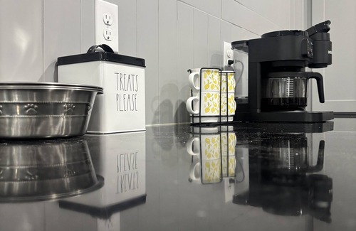 Welcome House | Modern, New Build Dog Friendly 3-bedroom home close to DT Greenville