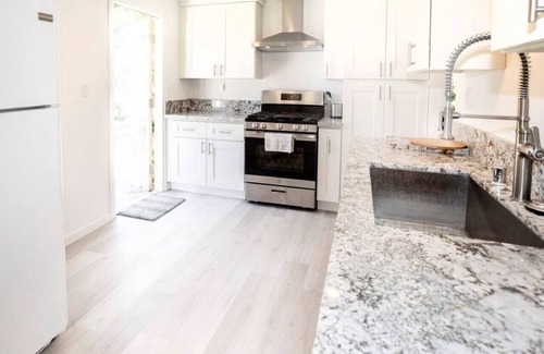 Claremont House | Modern Oasis, Private, Spa, Pool, Pets, Shop,Hike