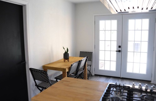 Amarillo House | Modern Paradise- 5 min to hodge town and downtown