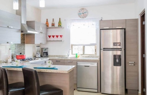Villa Juarez Condo | Modern Penthouse, 3 bedrooms Private Rooftop with Jacuzzi, Ocean Views