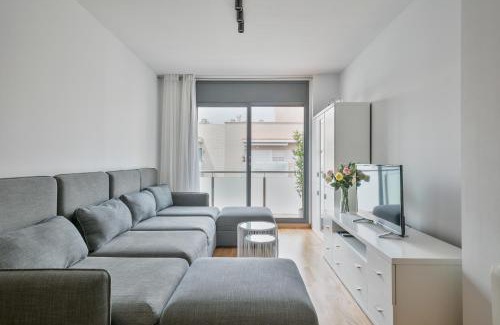 Poblenou Apartment | Modern Penthouse with Large Terrace in Poblenou Perfect for Holidays or Work Close to the Beach and Public Transport