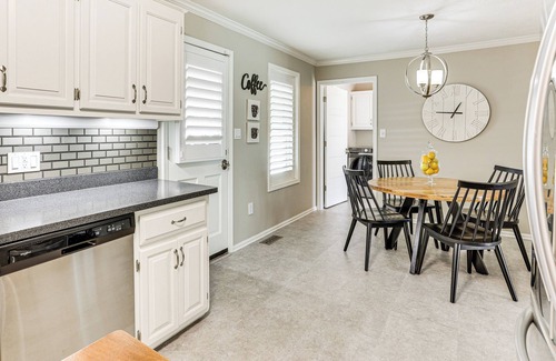 Jackson House | Modern Pet-Friendly Home w/Covered Patio + Yard
