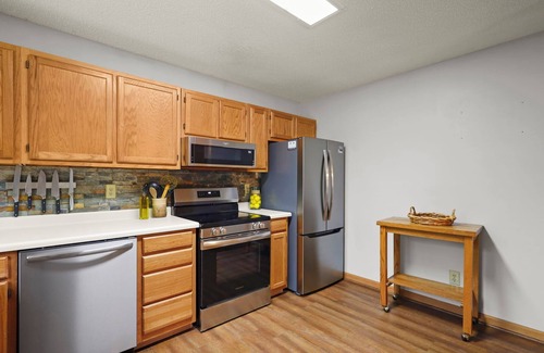 Beech Mountain House | Modern, Private, Quiet, Long Range Views Cabin, Walk to Beech Mountain Club