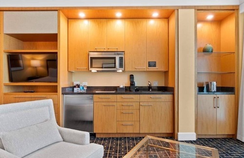 Las Vegas Apartment | Modern Renovated Studio in Trump Tower 2506