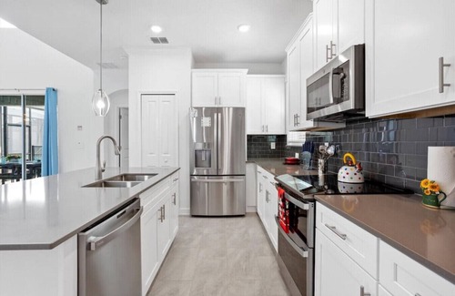 Campbell Villa | Modern Resort House | Pool Wi-Fi Minutes to Disney