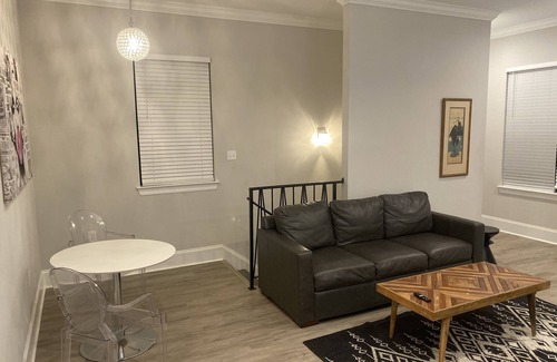 Bayou St. John House | Modern Retreat - Convenience So Sweet. Minutes to Mardi Gras, Festivals and Fun!
