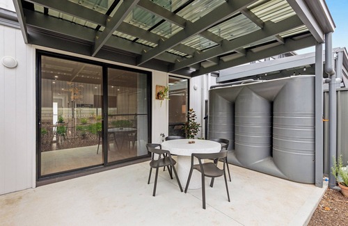 Mount Barker House | Modern Retreat in Mount Barker: Your Ideal Getaway