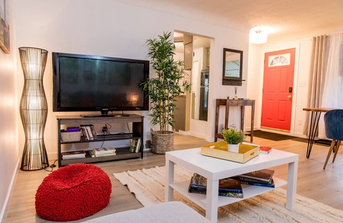 Sudbury House | Modern/Retro Cozy Home in the Minnow Lake area