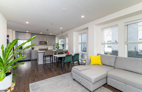 Olde Kensington Apartment | Modern Room in Trendy Philly W/Private Bathroom