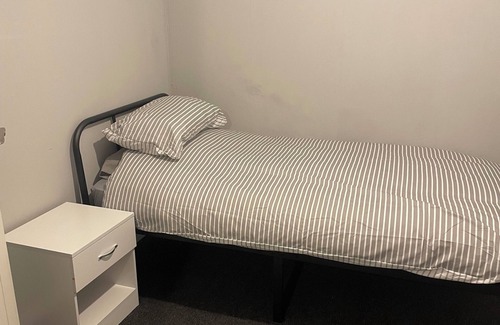 Walton on Trent House | Modern Rooms to rent in refurbished house with great transport links
