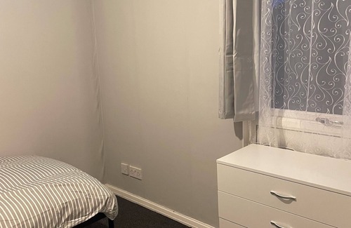 Walton on Trent House | Modern Rooms to rent in refurbished house with great transport links