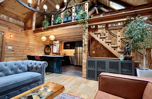 Grand Gorge Ski Chalet | Modern Rustic Log Chalet w/mtn views, pool & bonus loft on 17 secluded acres