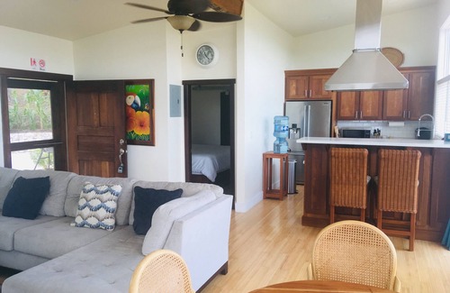 San Ignacio House | Modern San Ignacio House With Wifi, A/C and Cable TV
