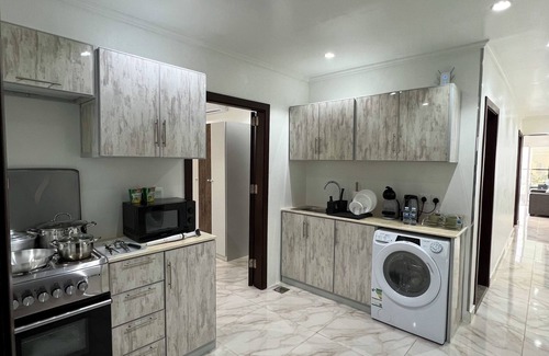 Ash Shati Apartment | Modern Sea View شقة بحرية عصرية