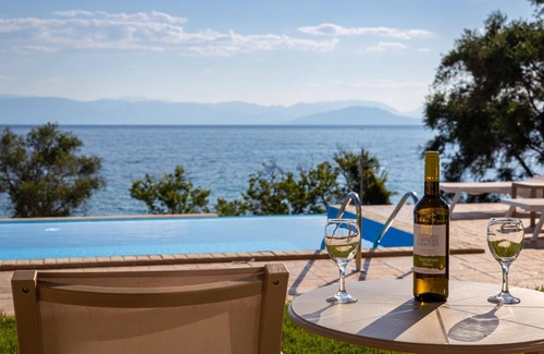 Agia Pelagia Chlomou Villa | Modern Seafront Villa, A/C, Private Pool, Amazing Sea Views & Beautiful Sunrises - 30m from the Sea!