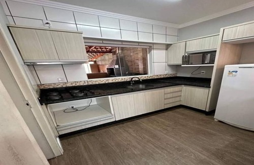 Jardim Iririu House | Modern semi-detached house with gourmet area and comfort for the whole family