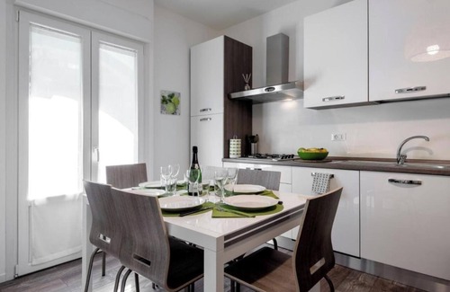 Central Station Apartment | Modern & Spacious 3-Bedroom Apartment Near Milan Central Station