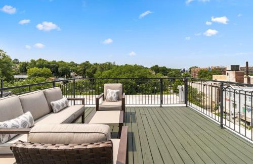 Fairlawn Apartment | Modern & Spacious 3bd 3ba RoofDeck