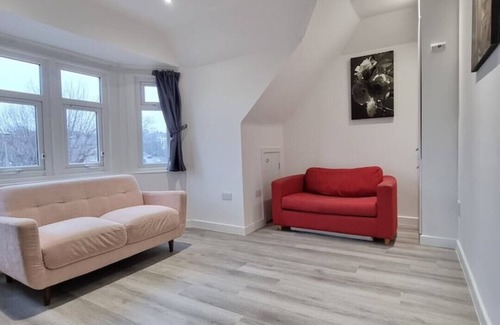 Wandsworth Apartment | Modern Spacious Flat in South West London