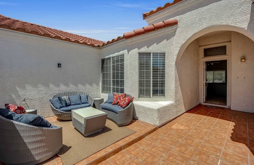 North Las Vegas House | Modern & Spacious Vacation Home With Pool Table