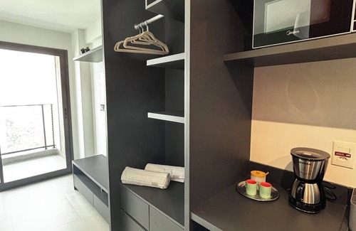 Meireles Apartment | Modern studio with rooftop sea view