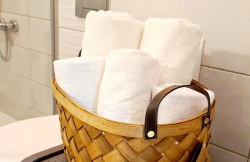 Militari Apartment | Modern Studio Apartment 113 - Free Parking & Self Check-in Sector 6