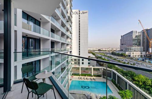 Business Bay Apartment | Modern Studio at Paragon with City View