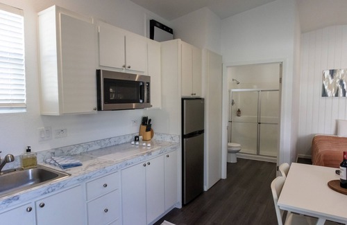 Culver - West House | Modern Studio House 🌞 Fully private & 5 min to beach