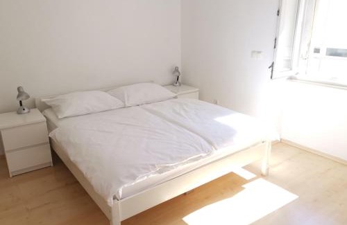 Split Apartment | Modern studio in a superb location
