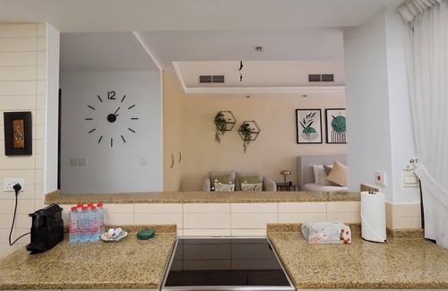 Jumeirah Lake Towers Apartment | Modern Studio in JLT-Cluster R, near Metro