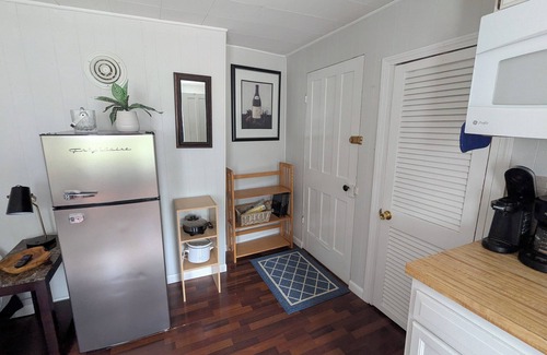 Oswego Apartment | Modern Studio in Oswego - Walk to Lake & Shops