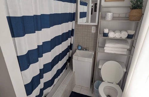 Oswego Apartment | Modern Studio in Oswego - Walk to Lake & Shops